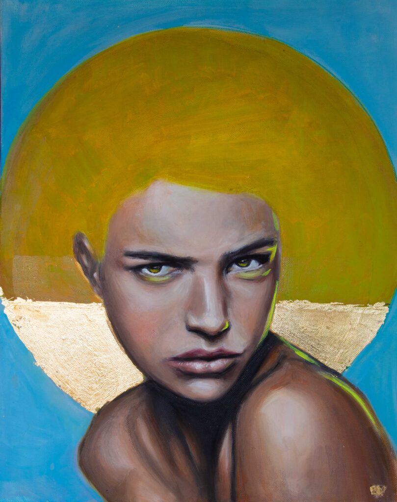 Retrato de una mujer con un poderoso halo dorado