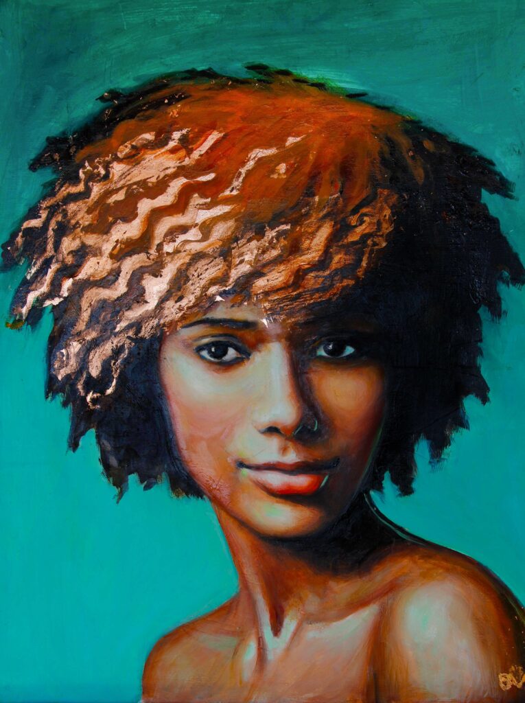 Retrato de una mujer afrodescendiente sobre un fondo verde